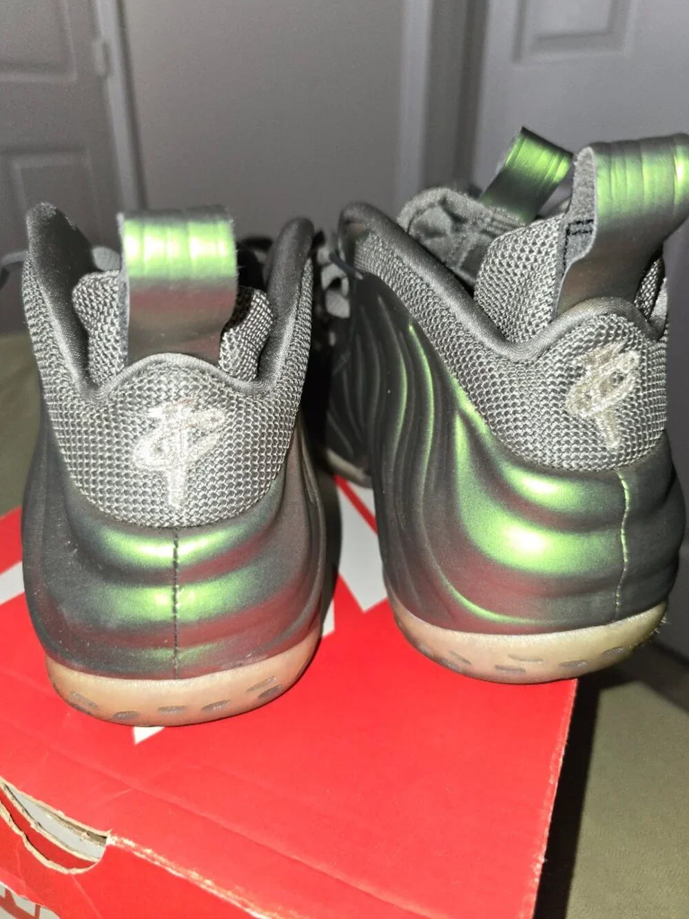 8.5 Nike Foampisites womens